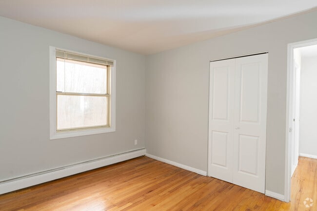 Renovated 2BR, 1BA - 980SF - Bedroom