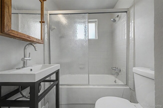 Photo - 1301 E Muir Ave