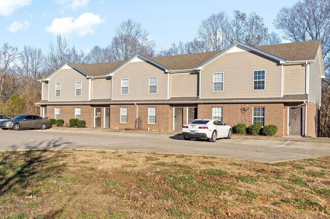 Building Photo - 2 Bedroom 1.5 Bathroom Townhome