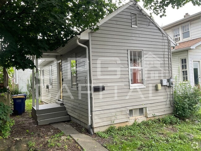 Building Photo - 228 8th St Rental