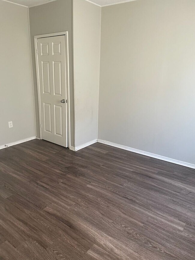 Photo - 3BR 1BA Home w/ Central A/C • W/D Hookups • Off-Street Parking in Memphis