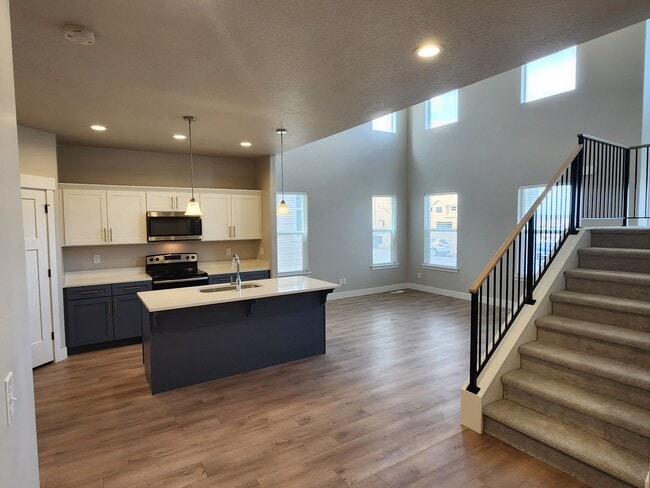 Photo - Newer 3 Bd 2.5 Ba Townhome in Herriman
