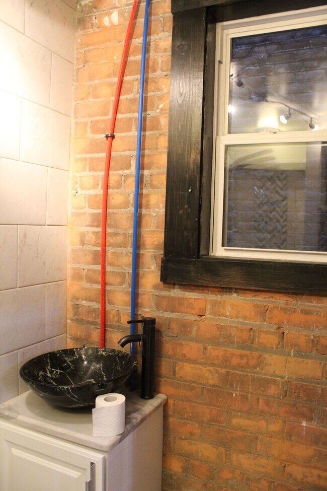 Photo - 2 BEDROOM LOCATED IN THE HEART OF THE ART ... Unidad B3