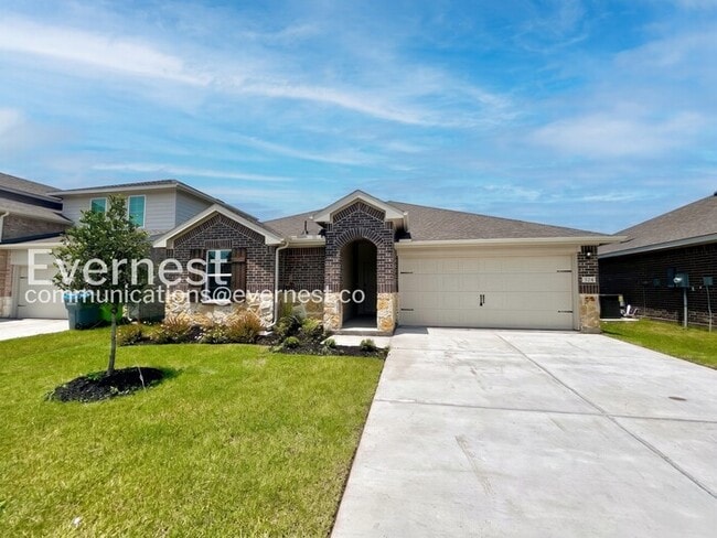 Building Photo - Modern Living with Fenced Yard and Garage Access / 3 Bed & 2 Bath / Available Now!