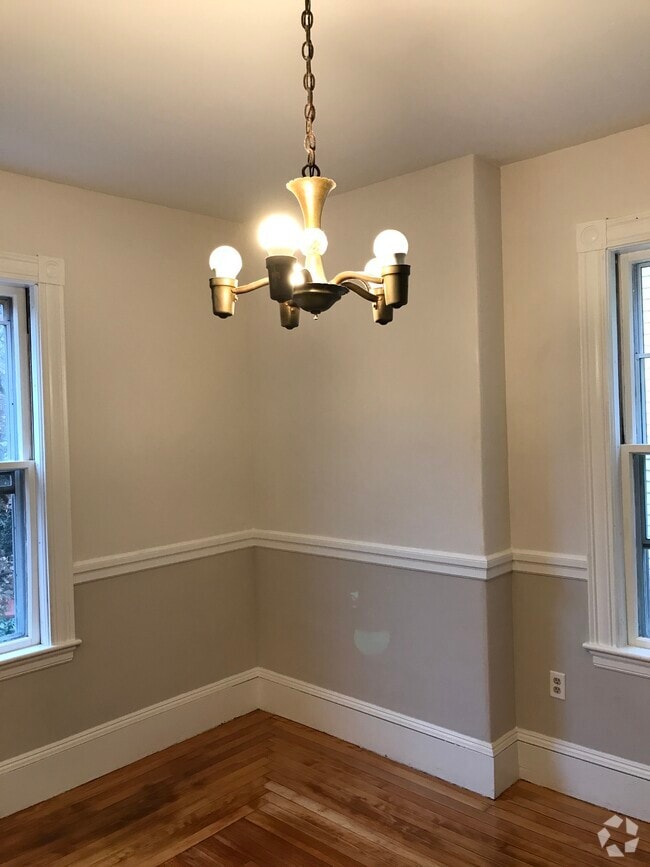 Building Photo - 35 Boylston St Unit 2 Rental