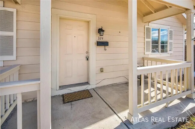 Photo - 324 S Yates St