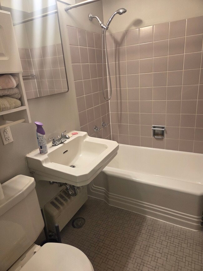 Building Photo - 3100 N Lake Shore Dr Unit 212