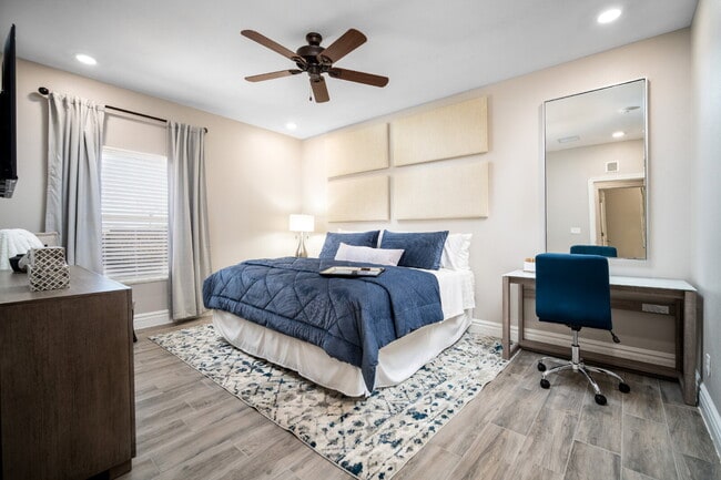 Building Photo - "Spacious 3-Bedroom Duplex with Granite Elegance in El Paso – 1469 Sq Ft of Modern Comfort!" Unit A