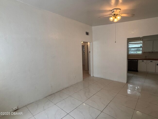 Photo - 724 Greenway Pl