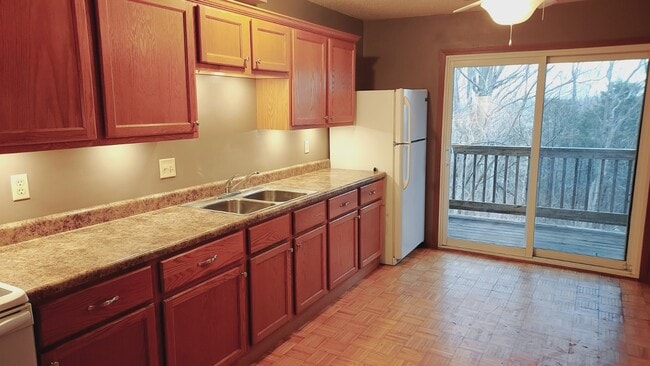 Kitchen and Deck - 4748 Tishomingo Rd Unit L
