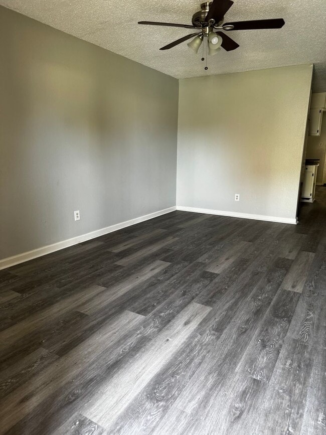 Photo - Charming 2/2 Condo Blocks from Baylor Campus! Unit 7