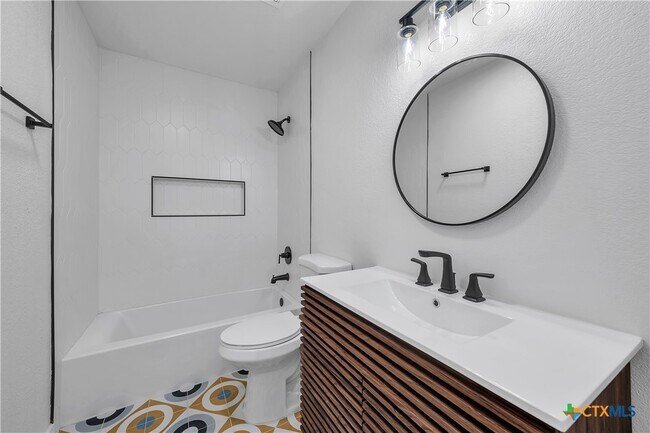 Photo - 2239 Hilltop Loop