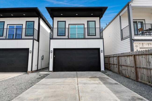 Photo - 3308 Hardy St