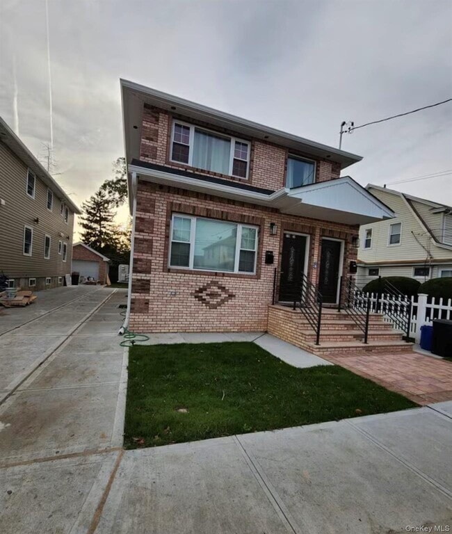 Building Photo - 119-43 190th St Unit 1