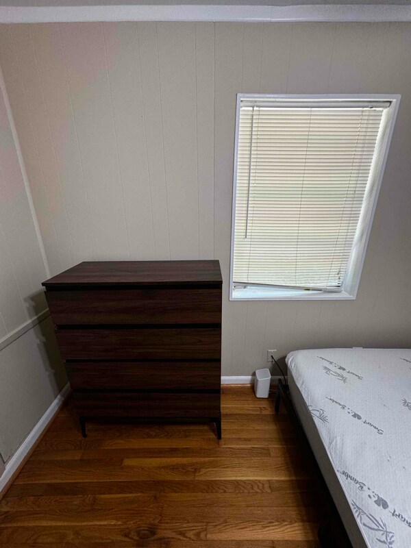 Photo - 1962 Maple Dr