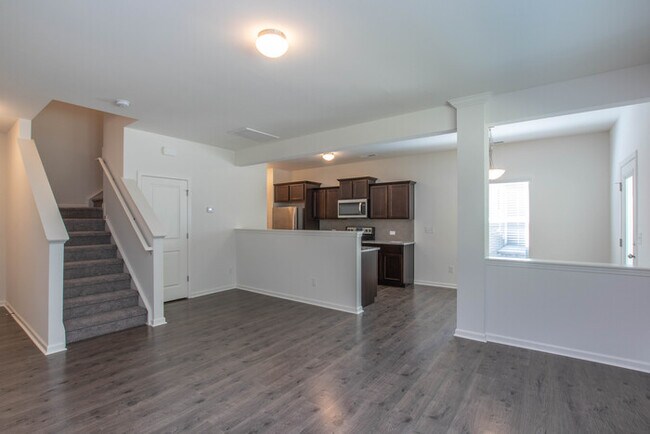 Photo - BEAUTIFUL 3 Bedroom Home - Fox Creek - AVA...