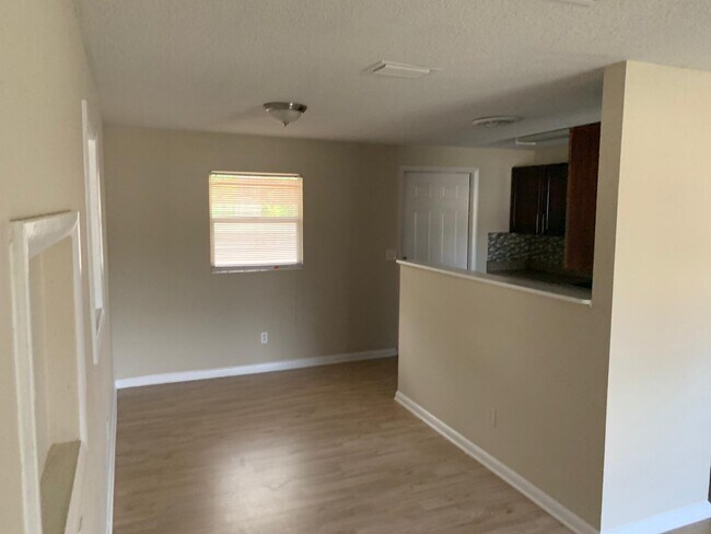 Photo - 893 Westgate Dr