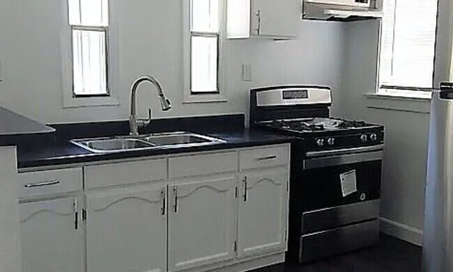 Building Photo - Burlington Bungalows