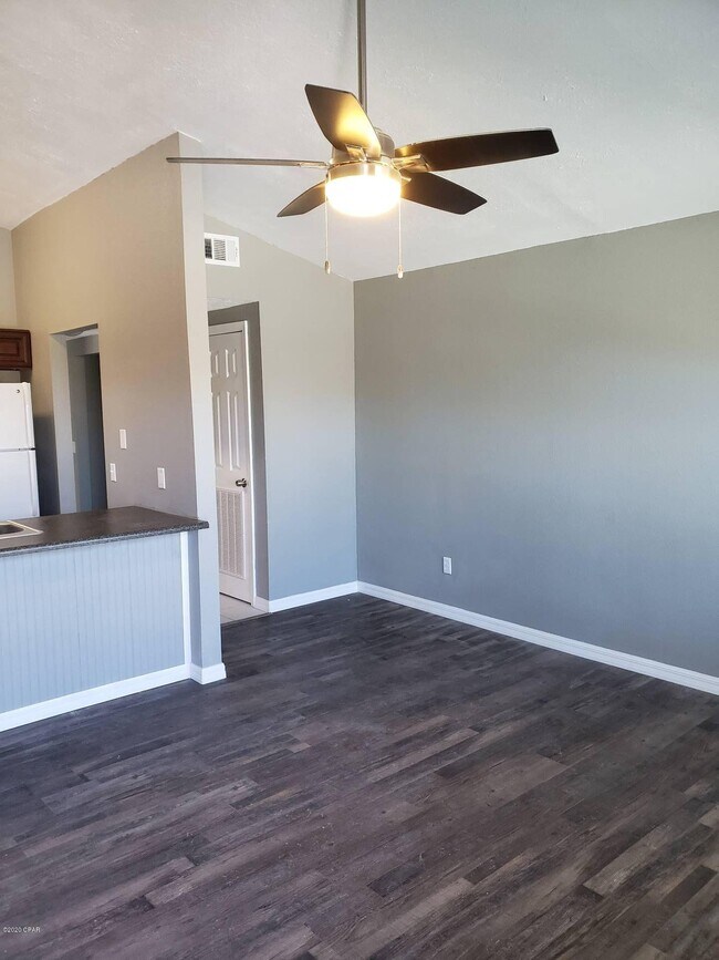 Photo - 407 Viola Ave