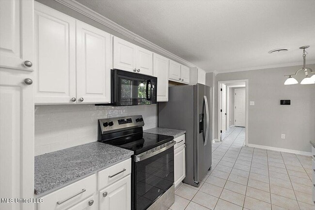 36 Pebble Hill Dr