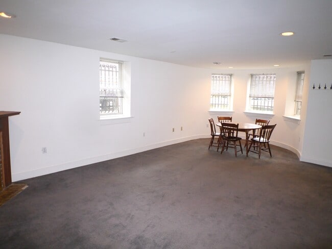 Building Photo - 1743 18th St NW Unit B