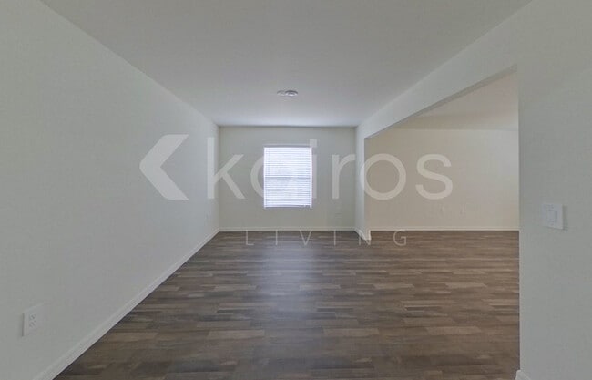 Photo - 3417 74th St W