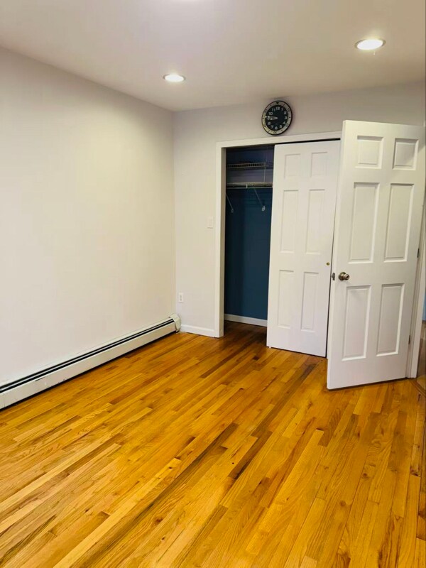 Photo - 121-25 6th Ave