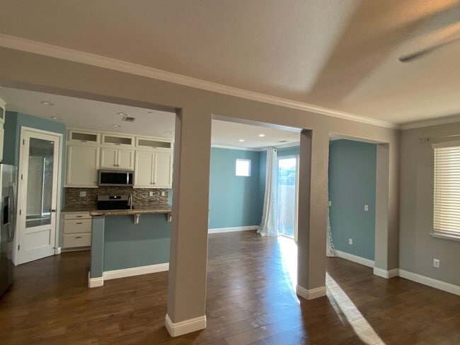 Photo - 709 Embassy Cir