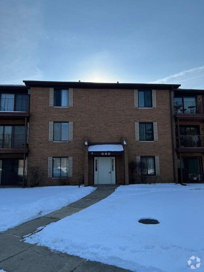 Building Photo - 669 Briar Hill Ln Unit 3 Rental
