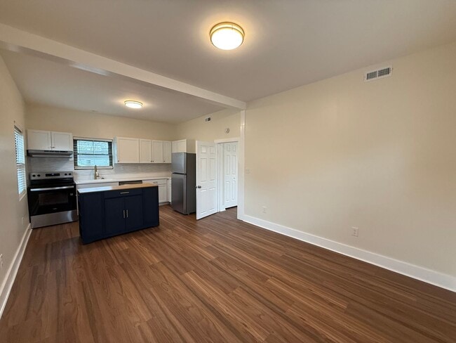 Building Photo - 345-347 W Penn St Unit 347 1/2 W Penn St