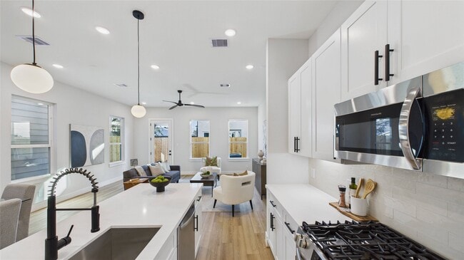 Photo - 5027 Golden Forest Dr