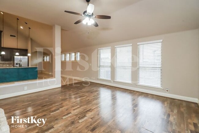 Photo - 1121 Marigold Dr