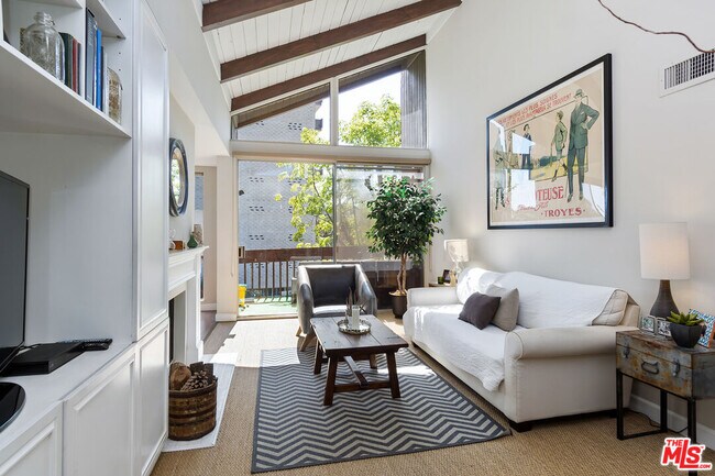 Building Photo - 1340 S Beverly Glen Blvd Unit 307