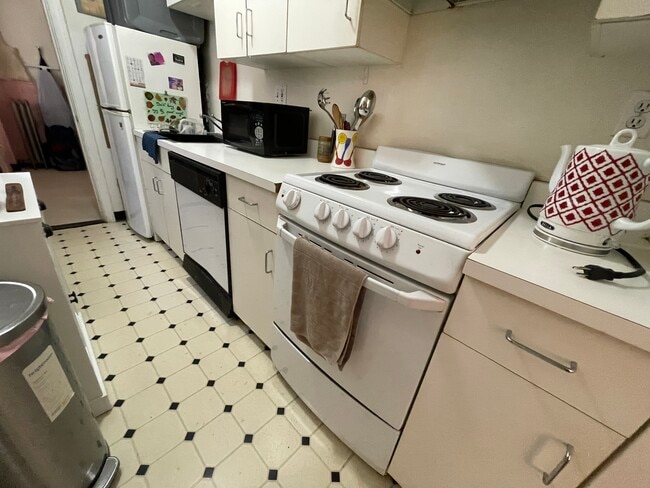 Building Photo - 59 Longwood Ave Unit 7