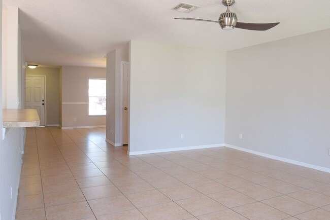 Photo - Spacious 4/2.5 Home at Waterford Trails in...