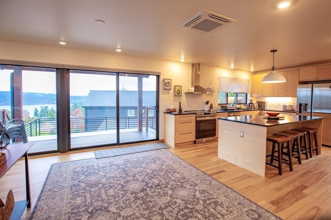 Photo - Stunning Holmes Harbor Home and Pet Friendly!