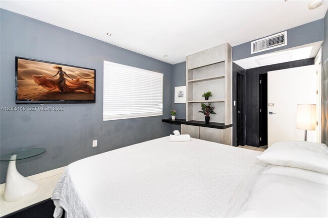 Photo - 550 Michigan Ave Unit 2