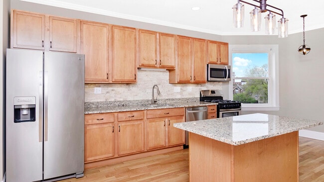 Photo - 4918 S St Lawrence Ave Unit 3