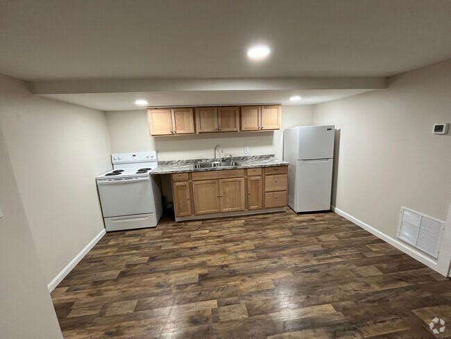 Building Photo - Spacious 2 bedroom basement apartment