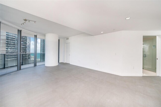 Photo - 45 SW 9th St Unit 3401