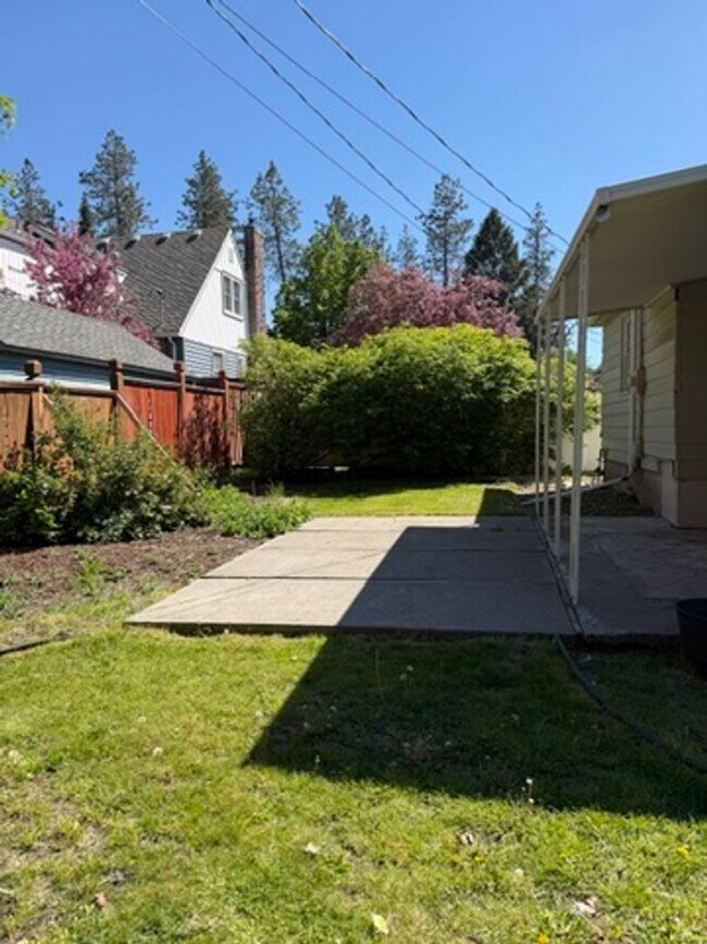Photo - 5 Bedroom 3 Bathroom Southhill Home for Rent