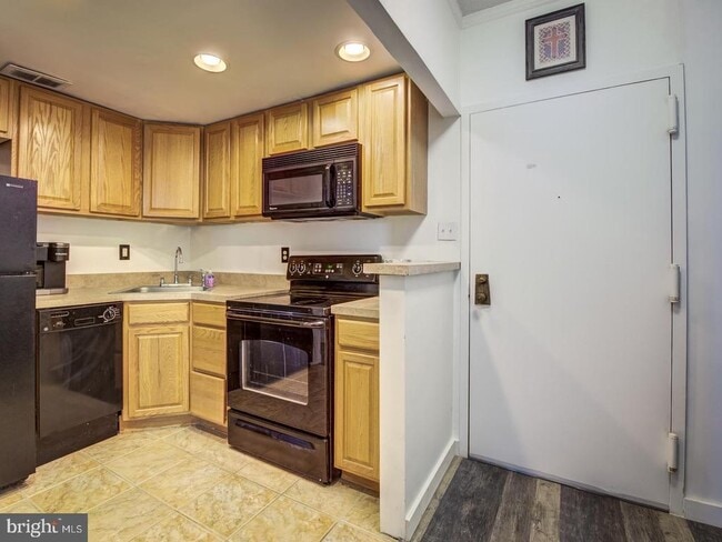 Building Photo - 2059 Huntington Ave Unit 1602