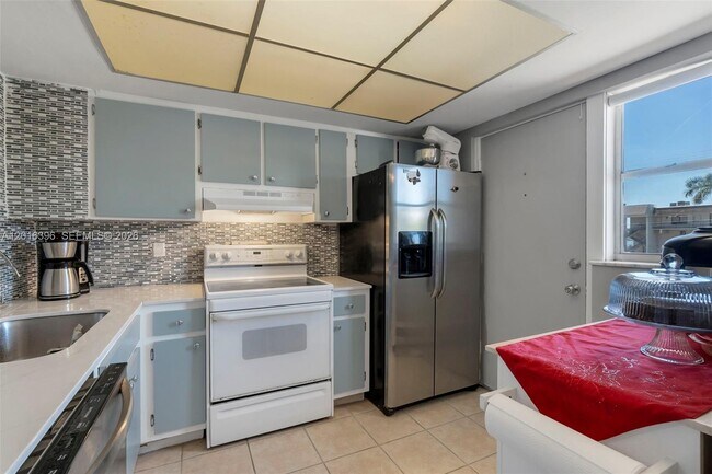 Photo - 1101 Crystal Lake Dr Unit 203