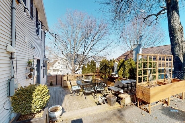 Photo - 37 Marivista Ave