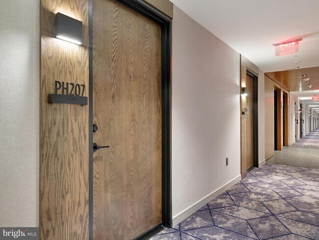 Photo - 1625 Eckington Pl NE Unidad PH207