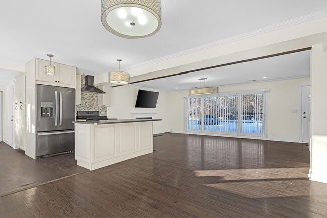 Photo - 3225 Illinois Rd