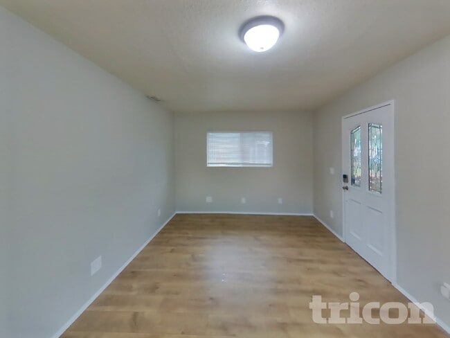 Photo - 9413 14th Ave SW