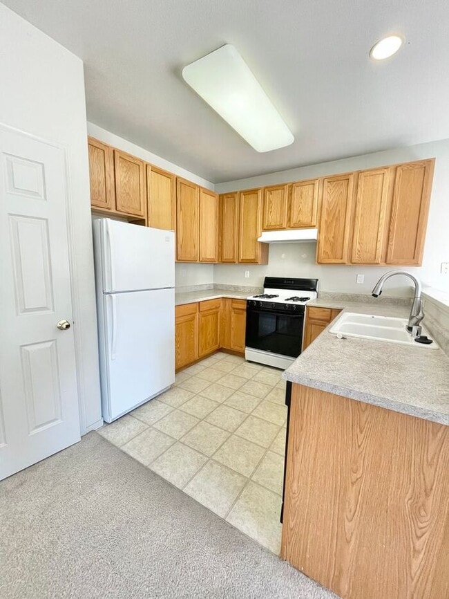 Photo - Great 2 bed, 2 bath, 2-story end-unit Condo in Rincon Valley!