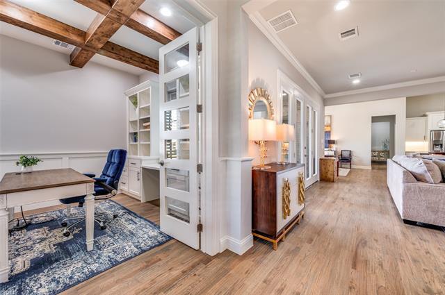 Photo - 3945 Wellesley Ave