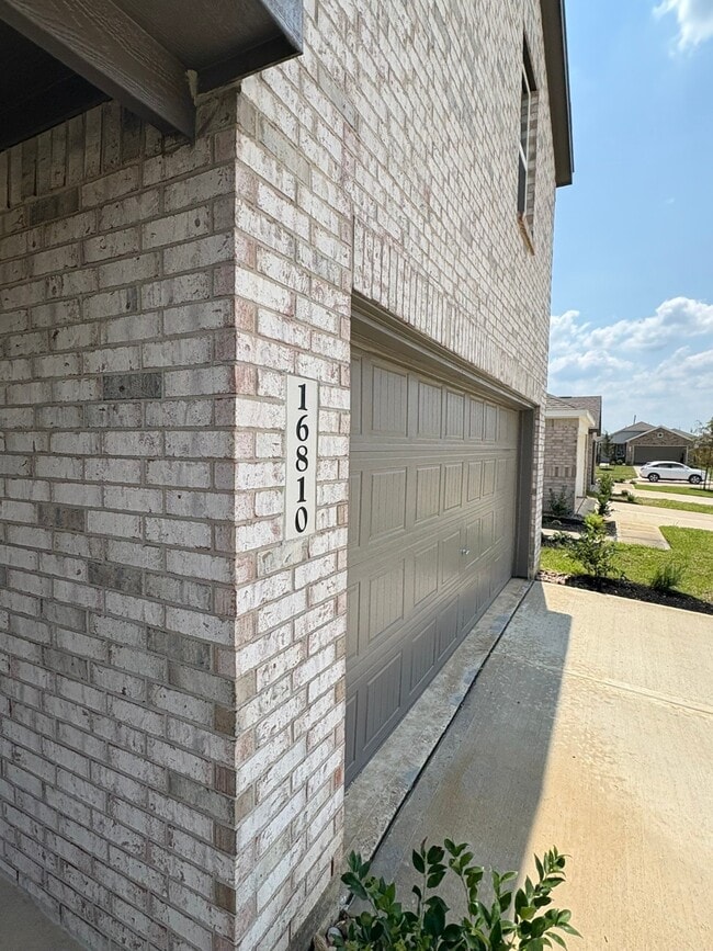 Photo - 16810 Great Highlands Dr